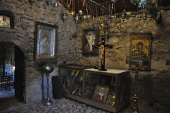 In der Kirche in Plataniotissa