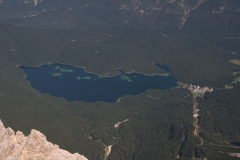 Blick von der Zugspitze auf den Eibsee