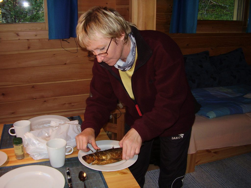 Seija bereitet das Abendbrot